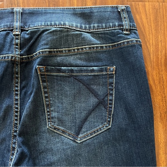 Lane Bryant Tighter Tummy Technology Bootcut Jeans Regular Fit size 20 - Picture 8 of 9